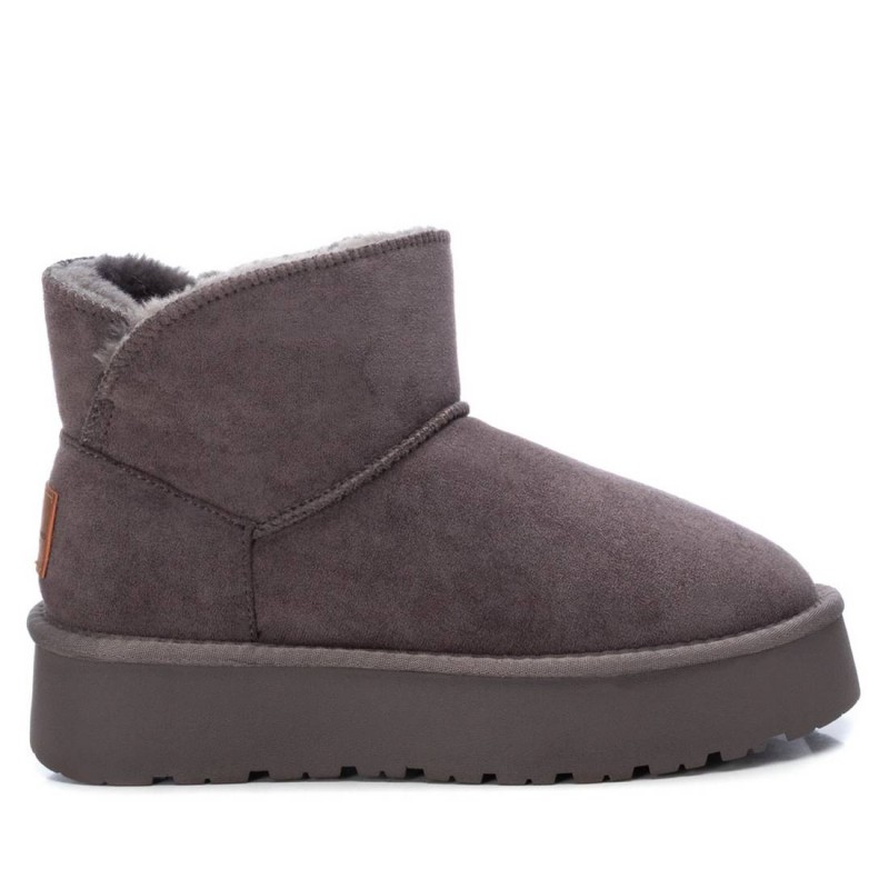 Botín de mujer XTI 142197 Gris