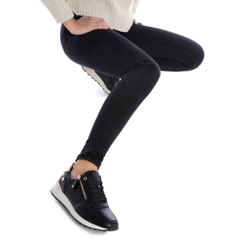 Zapato de mujer XTI 143202 Negro