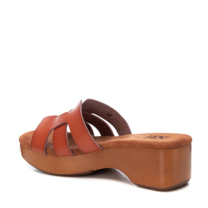 Sandalia de mujer XTI 143354 Camel