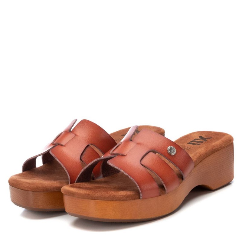 Sandalia de mujer XTI 143354 Camel