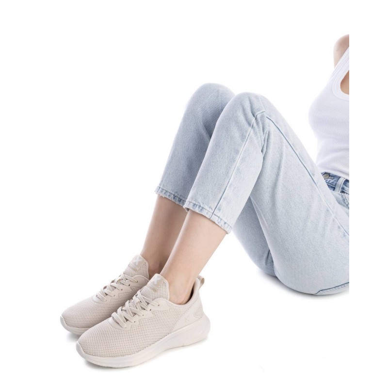 Zapato de mujer XTI 143618 Beige