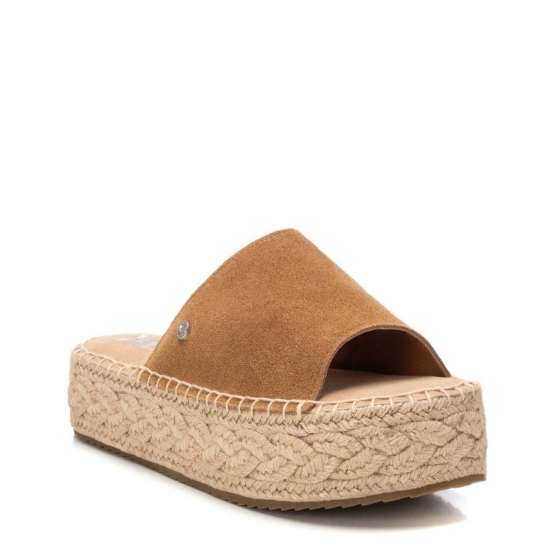 Sandalia de mujer XTI 143639 Camel