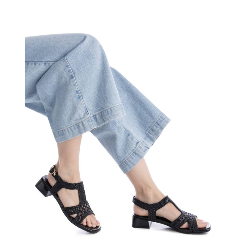Sandalia de mujer XTI 143813 Negro