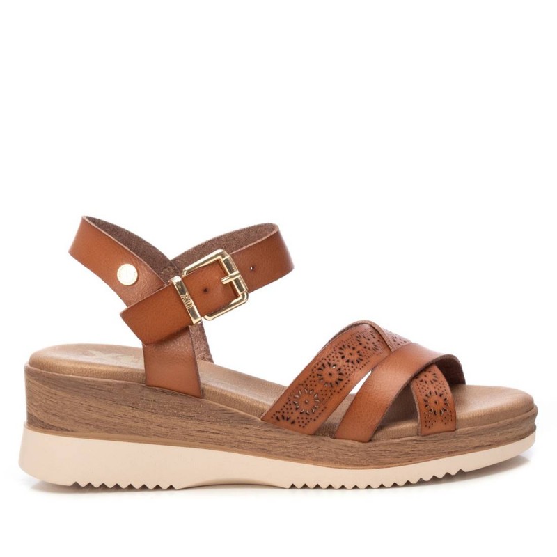 Sandalia de mujer XTI 143851 Camel