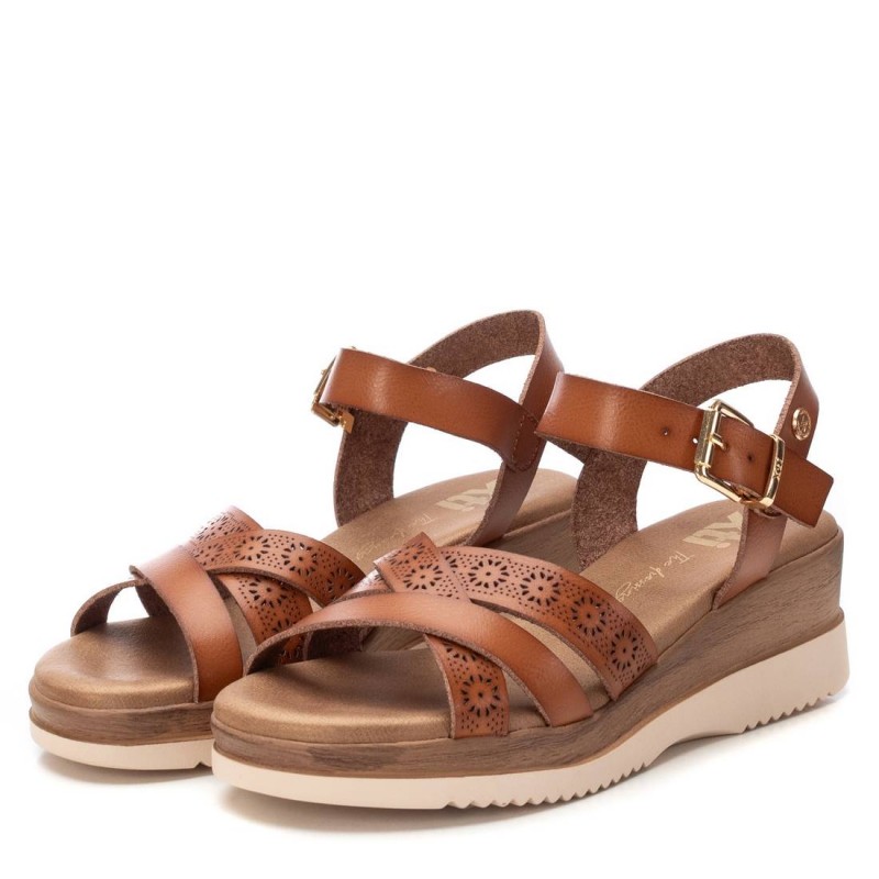 Sandalia de mujer XTI 143851 Camel