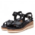 Sandalia de mujer XTI 143851 Negro