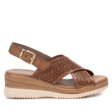 Sandalia de mujer XTI 143852 Taupe