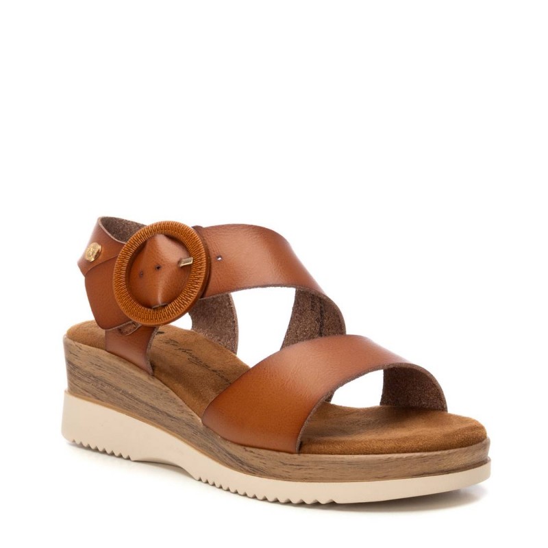Sandalia de mujer XTI 143944 Camel