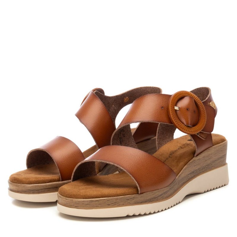 Sandalia de mujer XTI 143944 Camel