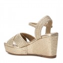 Sandalia de mujer XTI 144057 Oro