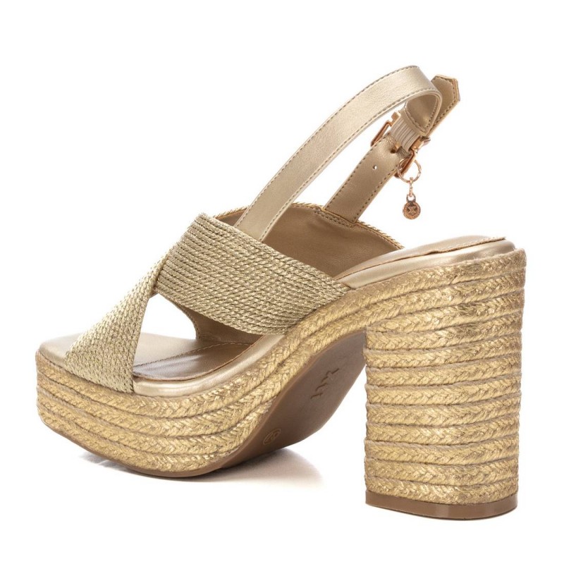 Sandalia de mujer XTI 144063 Oro