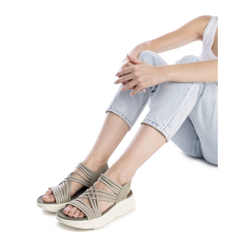 Sandalia de mujer XTI 144100 Kaki