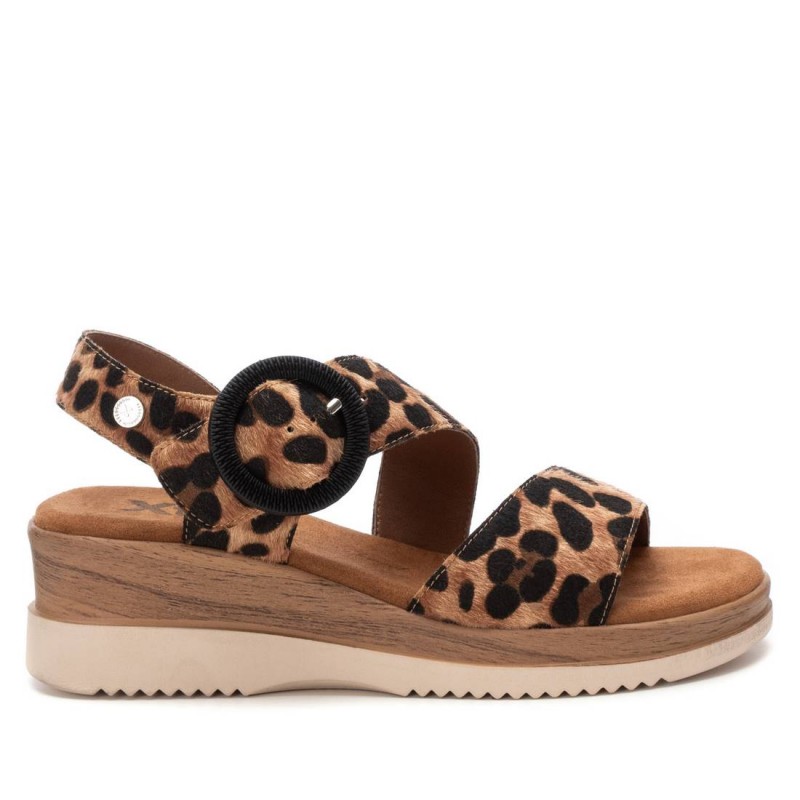Sandalia de mujer XTI 144597 Camel
