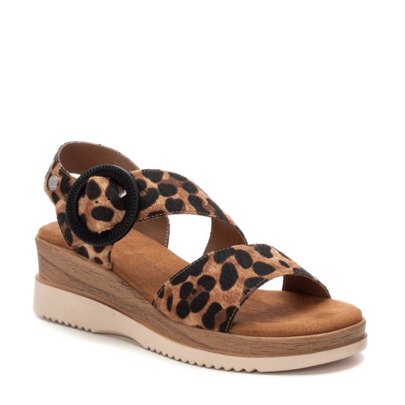 Sandalia de mujer XTI 144597 Camel