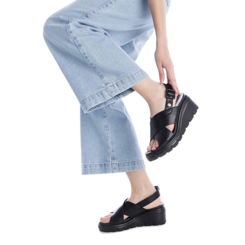 Sandalia de mujer REFRESH 172687 Negro