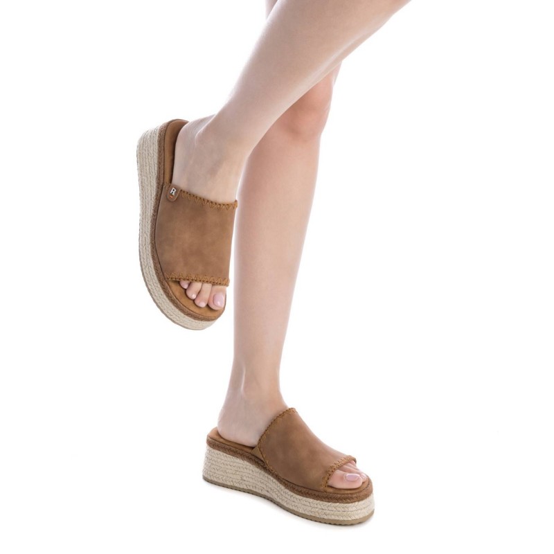 Sandalia de mujer REFRESH 172779 Camel