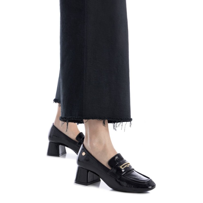 Zapato de mujer XTI 144251 Negro