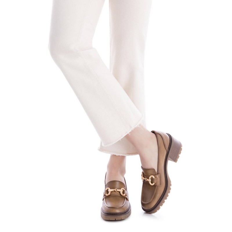 Zapato de mujer XTI 144274 Taupe