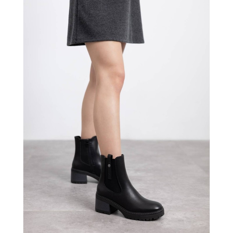 Botín de mujer XTI 144456 Negro