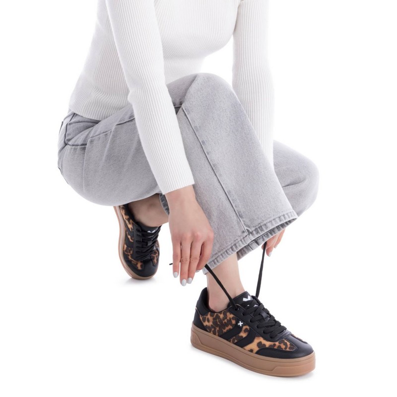 Zapato de mujer XTI 144584 Negro