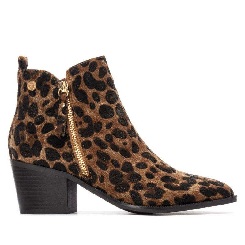 Botín de mujer XTI 144648 Camel