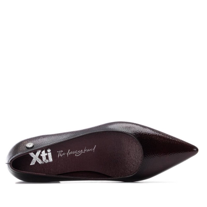 Zapato de mujer XTI 144727 Burdeos