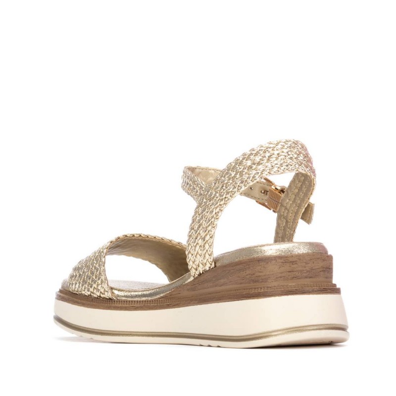 Sandalia de mujer XTI 145251 Oro