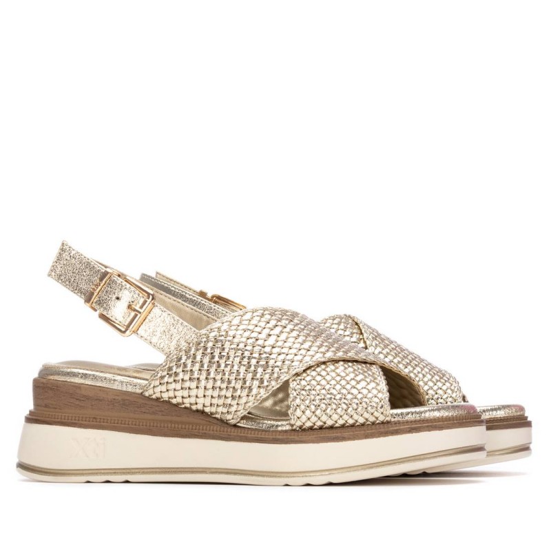 Sandalia de mujer XTI 145252 Oro