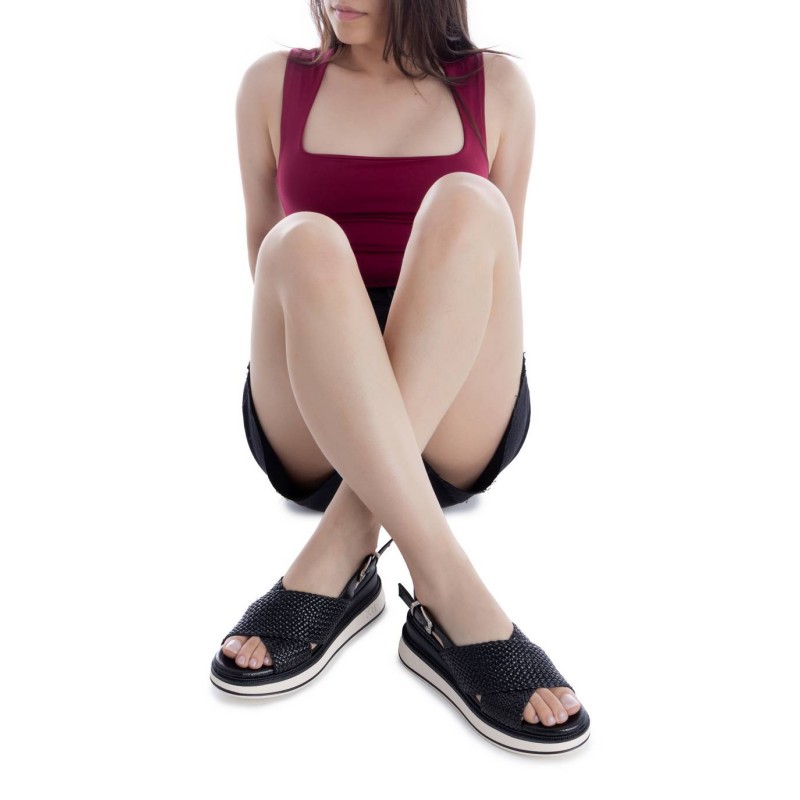 Sandalia de mujer XTI 145252 Negro