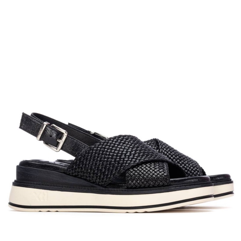 Sandalia de mujer XTI 145252 Negro
