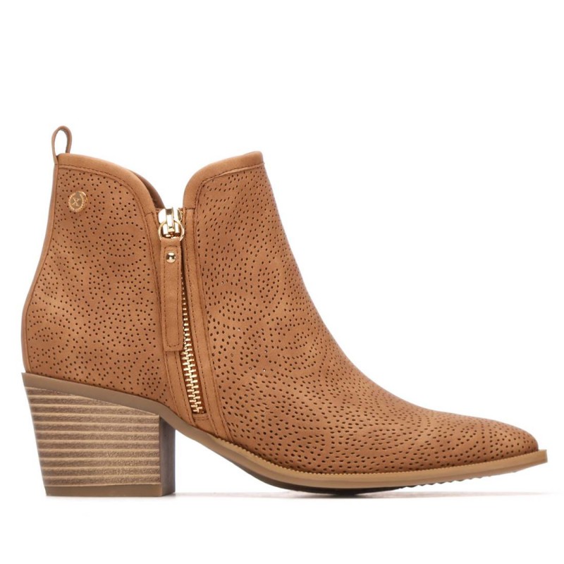 Botín de mujer XTI 145266 Camel