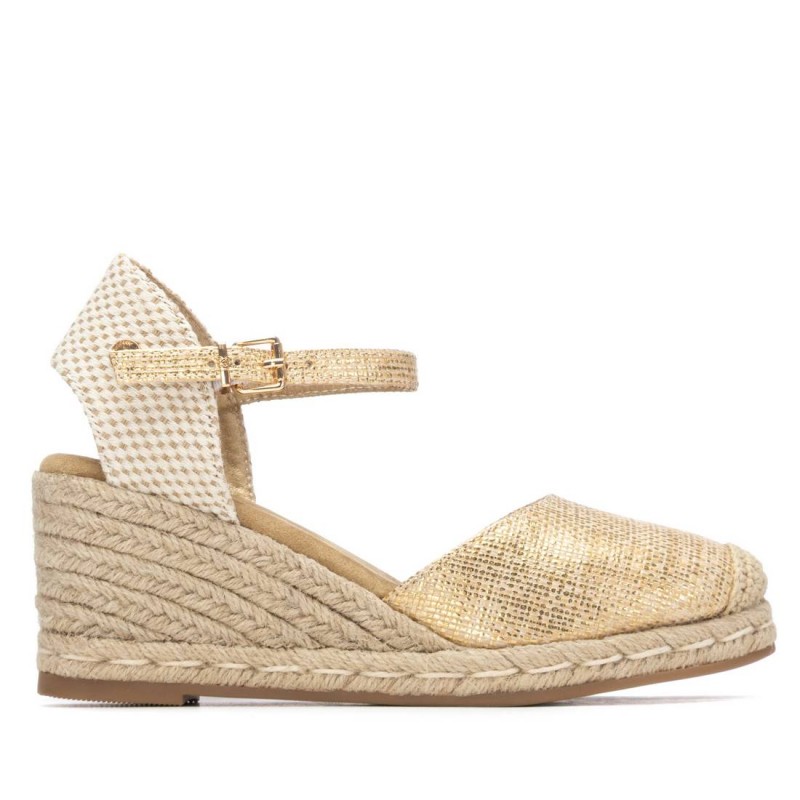 Zapato de mujer XTI 145337 Oro