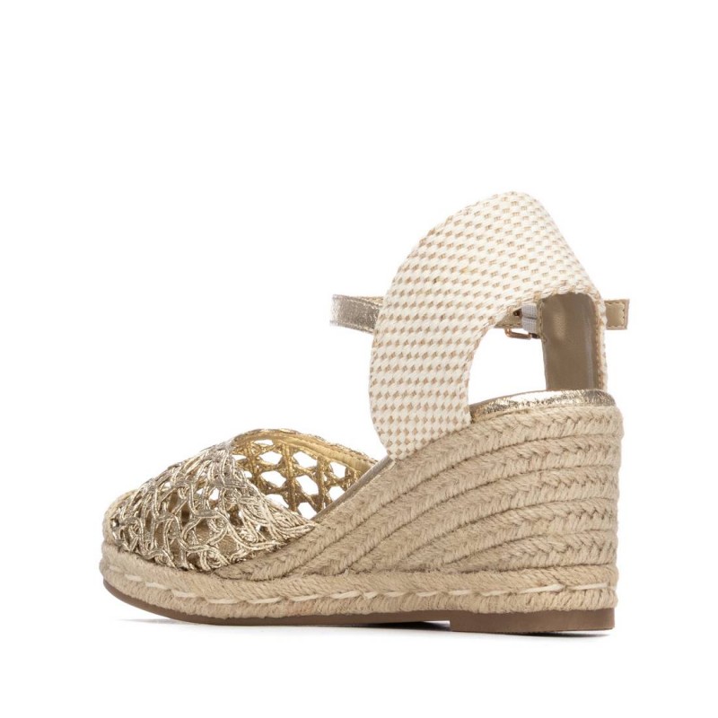 Zapato de mujer XTI 145339 Oro