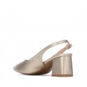 Zapato de mujer XTI 145367 Oro