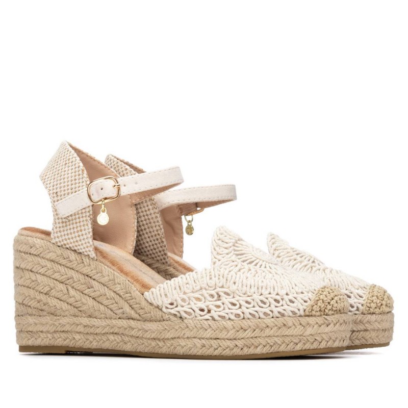 Zapato de mujer XTI 145417 Beige