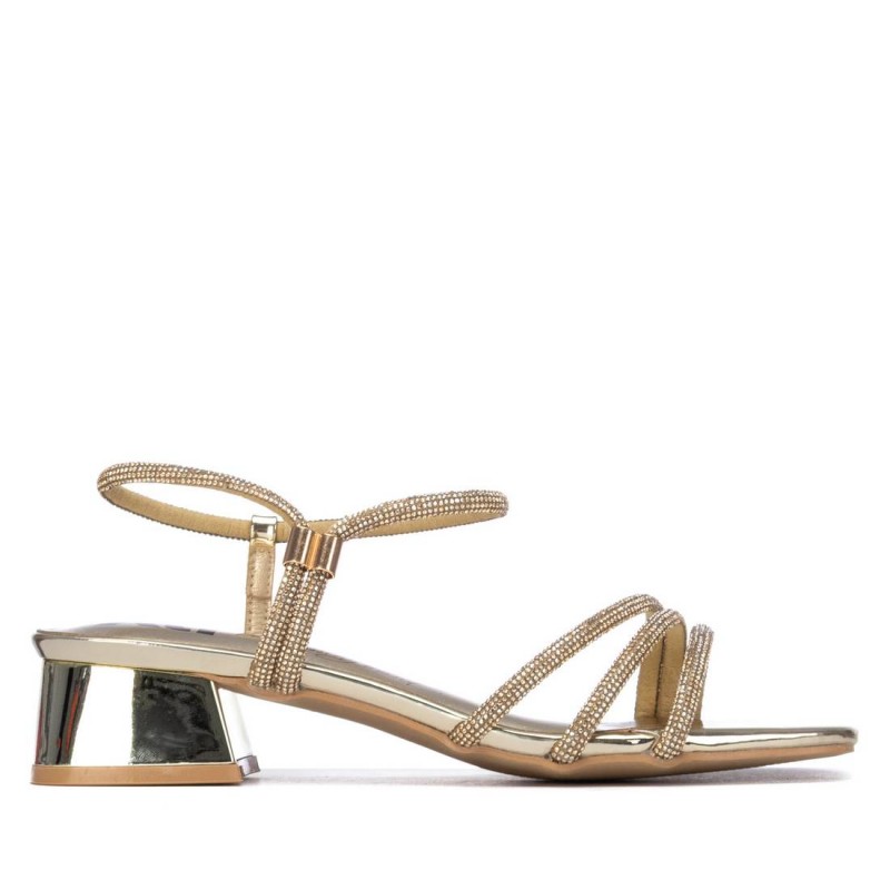 Sandalia de mujer XTI 145425 Oro