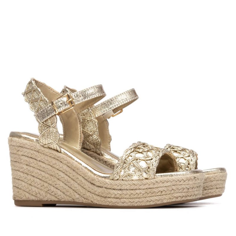 Sandalia de mujer XTI 145453 Oro