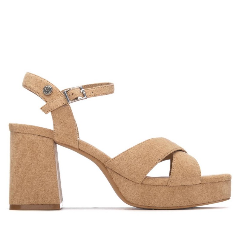 Sandalia de mujer XTI BASIC 130648 Beige