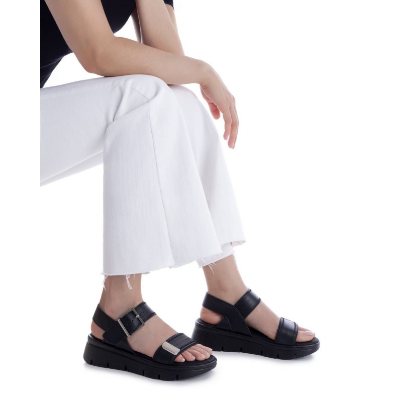 Sandalia de mujer REFRESH 175161 Negro