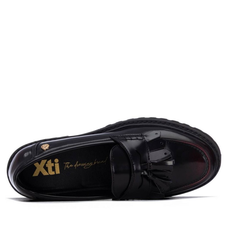 Zapato de mujer XTI 146300 Burdeos