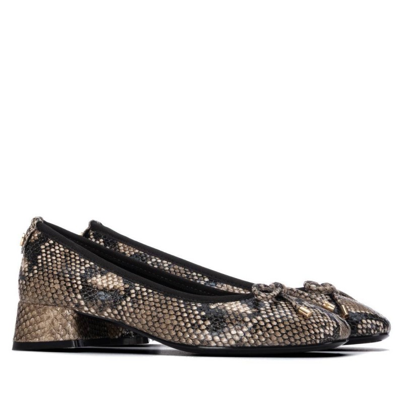 Zapato de mujer XTI 146378 Taupe