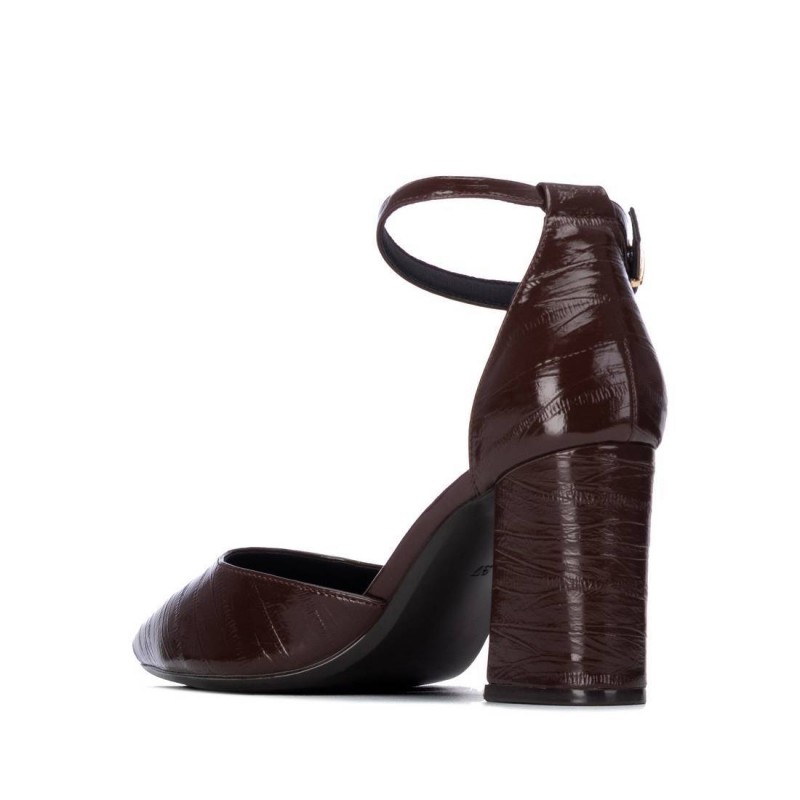 Zapato de mujer XTI 146441 Marron