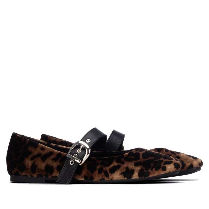 Zapato de mujer XTI 146485 Marron