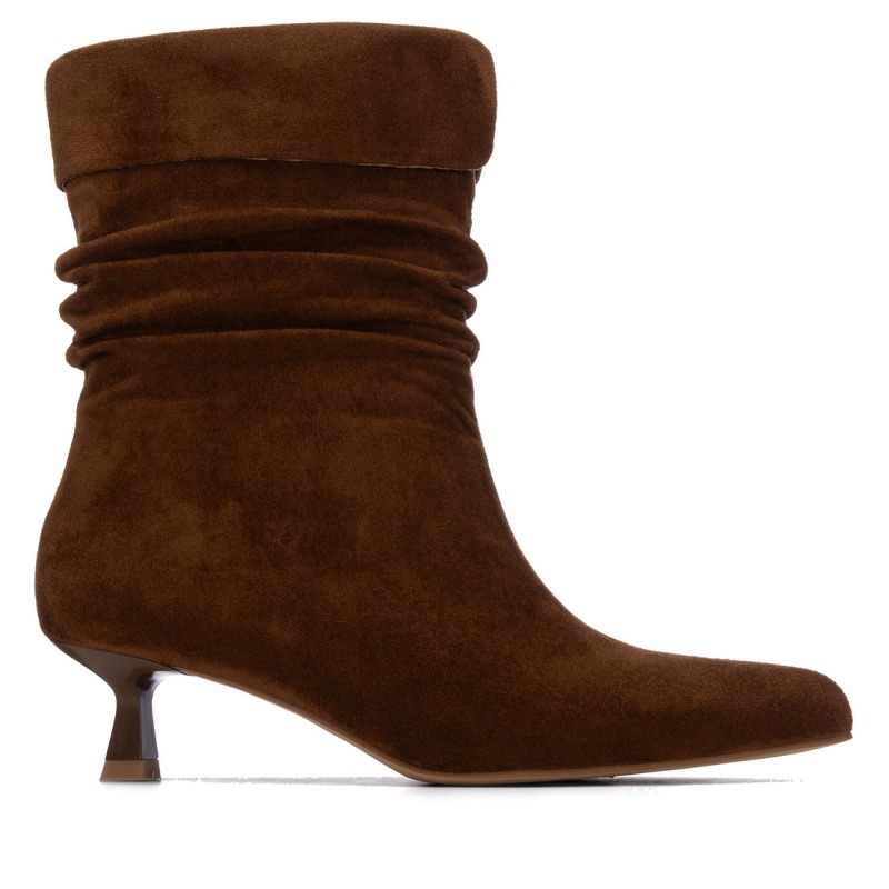 BotÍn de mujer XTI BASIC 130757 Camel