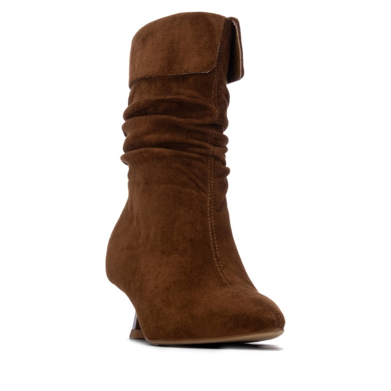 BotÍn de mujer XTI BASIC 130757 Camel