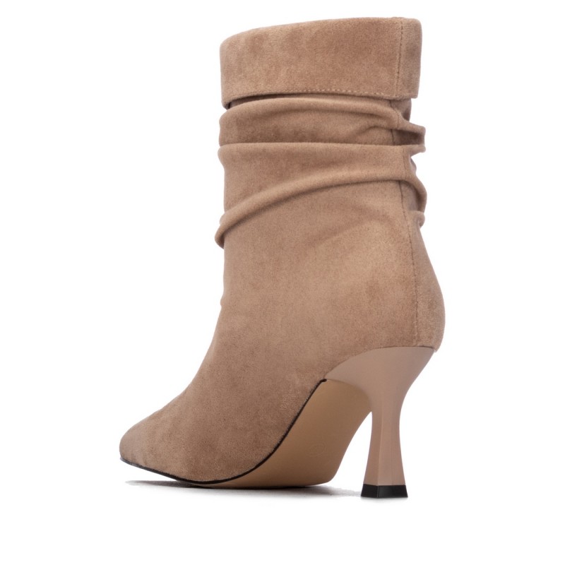 BotÍn de mujer XTI BASIC 130775 Beige